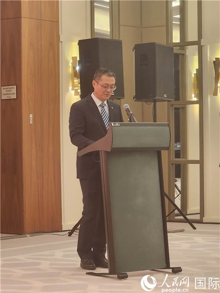 中國駐哈大使館公使銜參贊蘇予致辭。人民網(wǎng)記者 李強攝