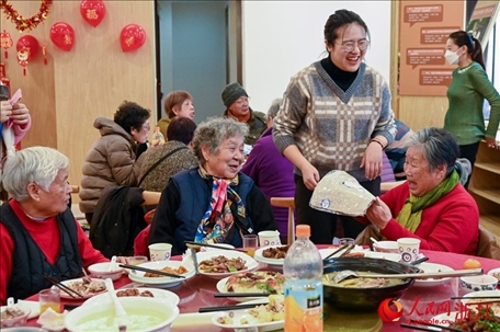 活動準(zhǔn)備了抽獎環(huán)節(jié)。人民網(wǎng)記者 葉賓得攝