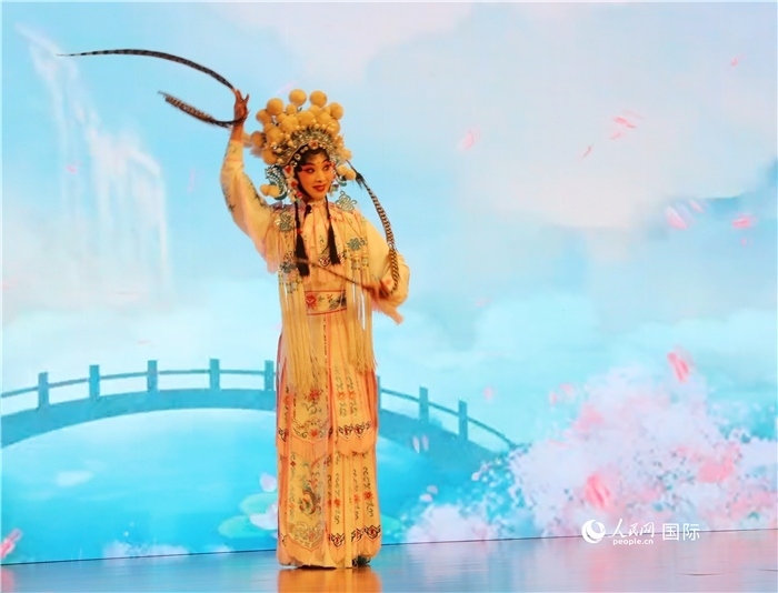 四川省成都市川劇研究院帶來了精彩的川劇演出。人民網(wǎng)記者 李志偉攝