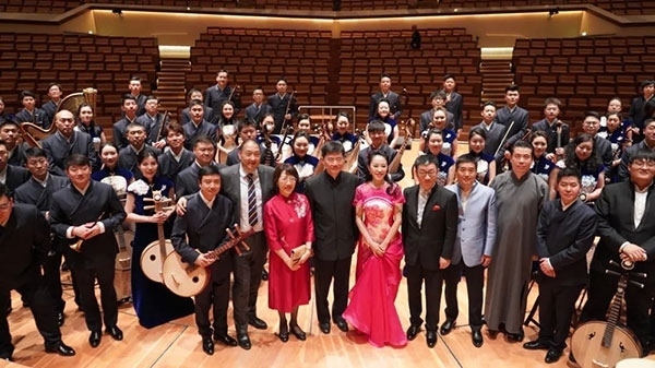 “”天地永樂·中國節(jié)“”音樂會演出人員合影。中國駐德國大使館供圖