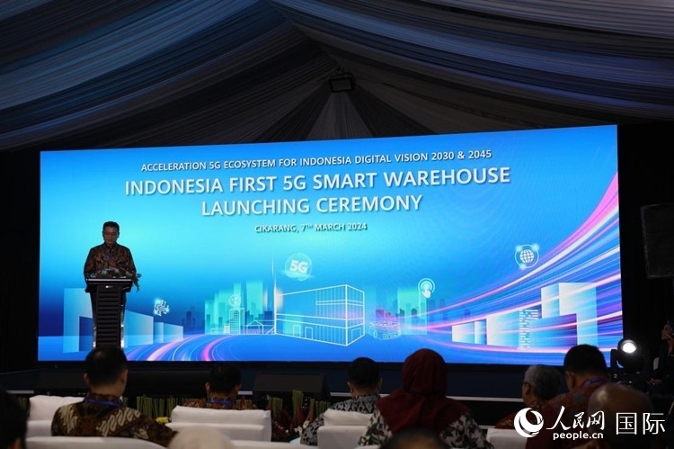 華為印尼CEO郭海龍?jiān)诮夷粌x式發(fā)表講話。人民網(wǎng)記者 曹師韻攝