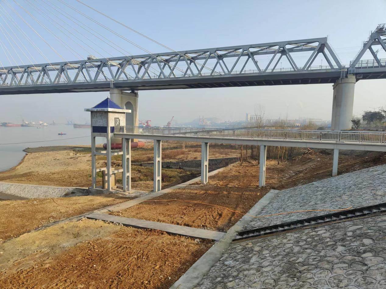 修復(fù)后的吉家湖低排閘。受訪者供圖