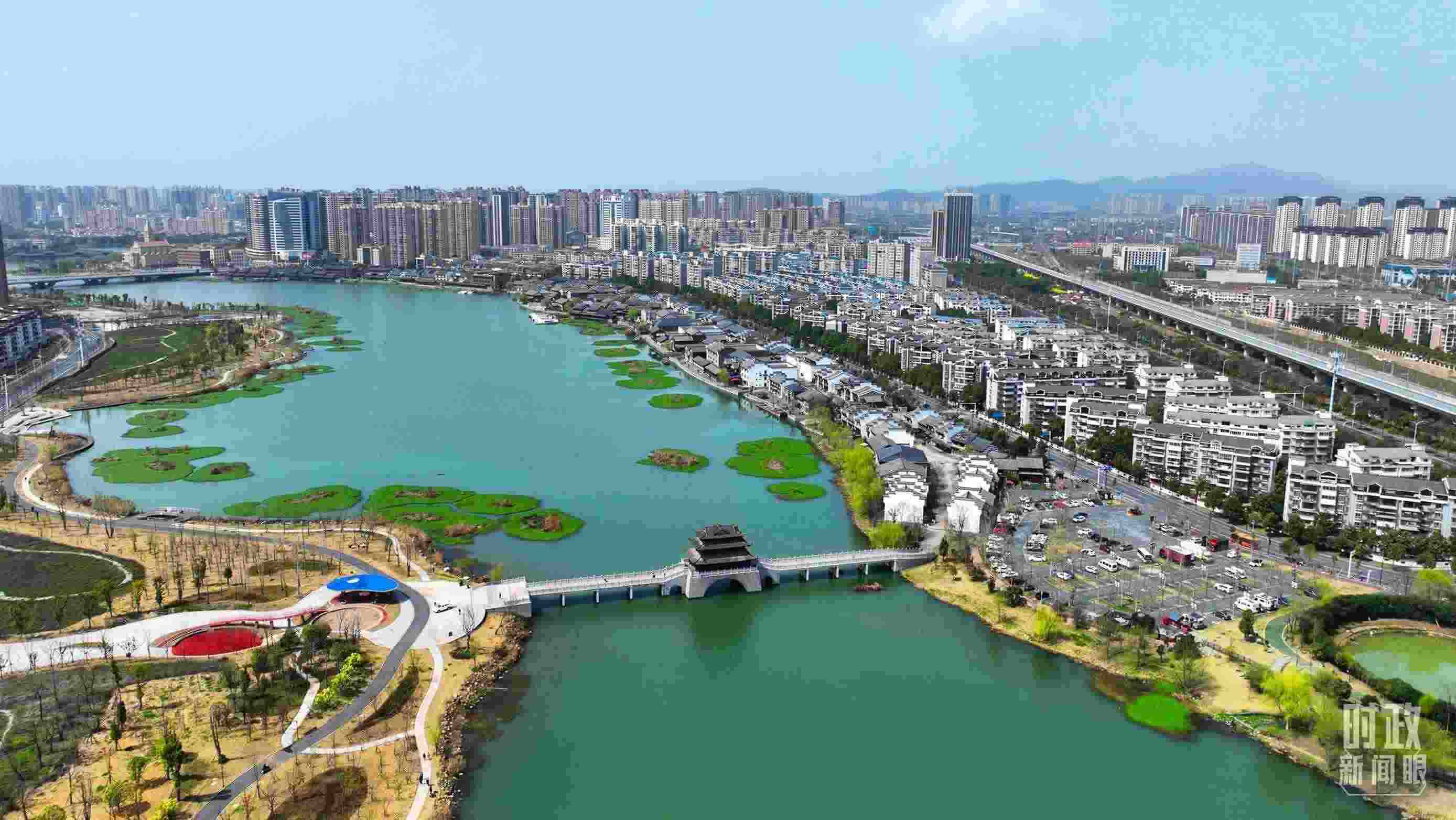 湖南常德。此次座談會前，習(xí)近平在長沙、常德兩地實(shí)地考察。（總臺央視記者范凱拍攝）