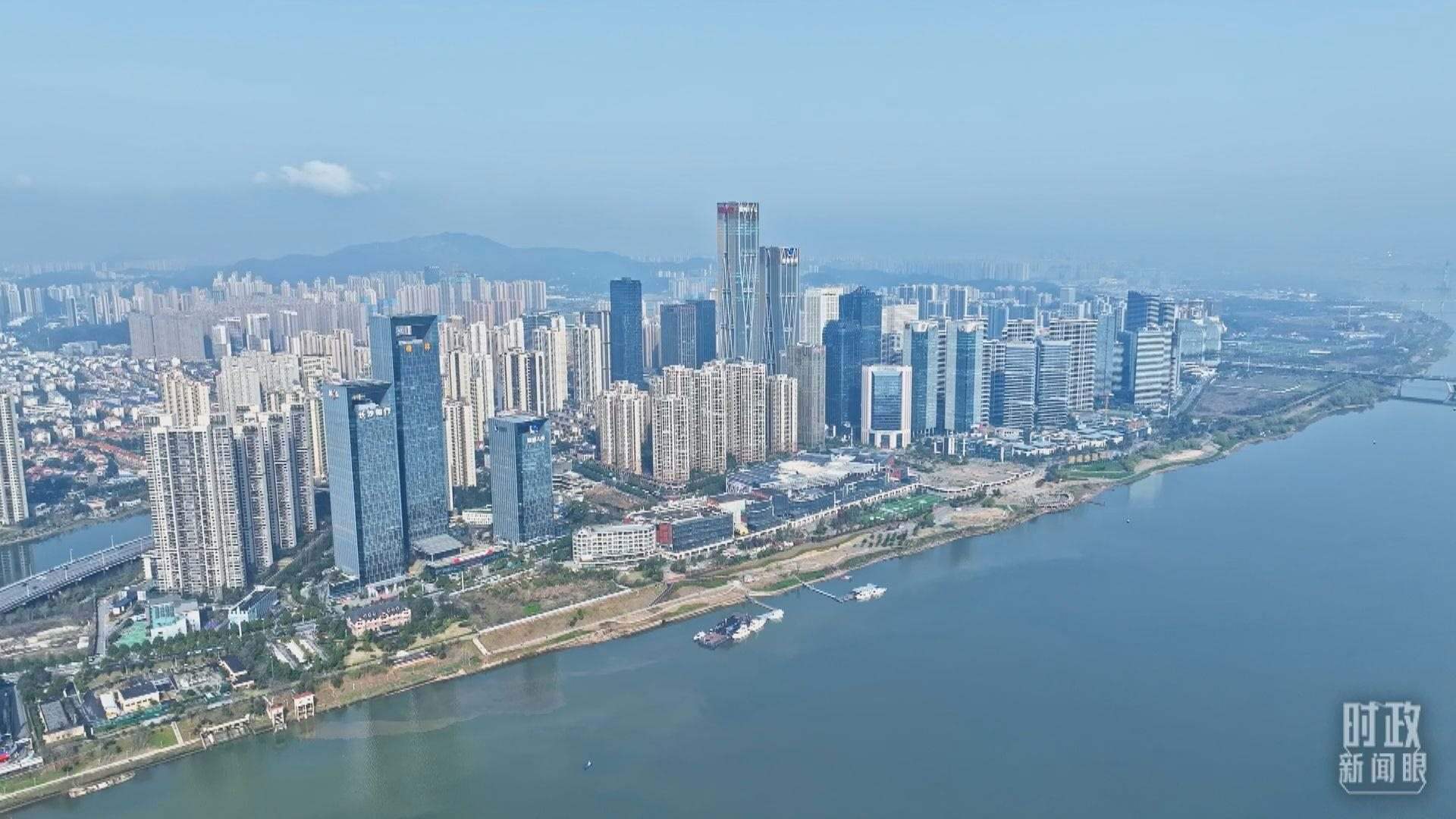 △俯瞰長(zhǎng)沙。（總臺(tái)央視記者范凱拍攝）