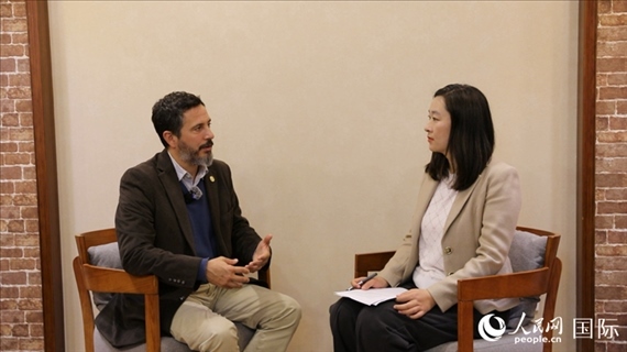 阿根廷布宜諾斯艾利斯大學(xué)阿根廷—中國(guó)研究中心主任、阿根廷知名漢學(xué)家畢嘉宏（Ignacio Villagran）接受人民網(wǎng)記者專訪。人民網(wǎng)記者 周雨攝