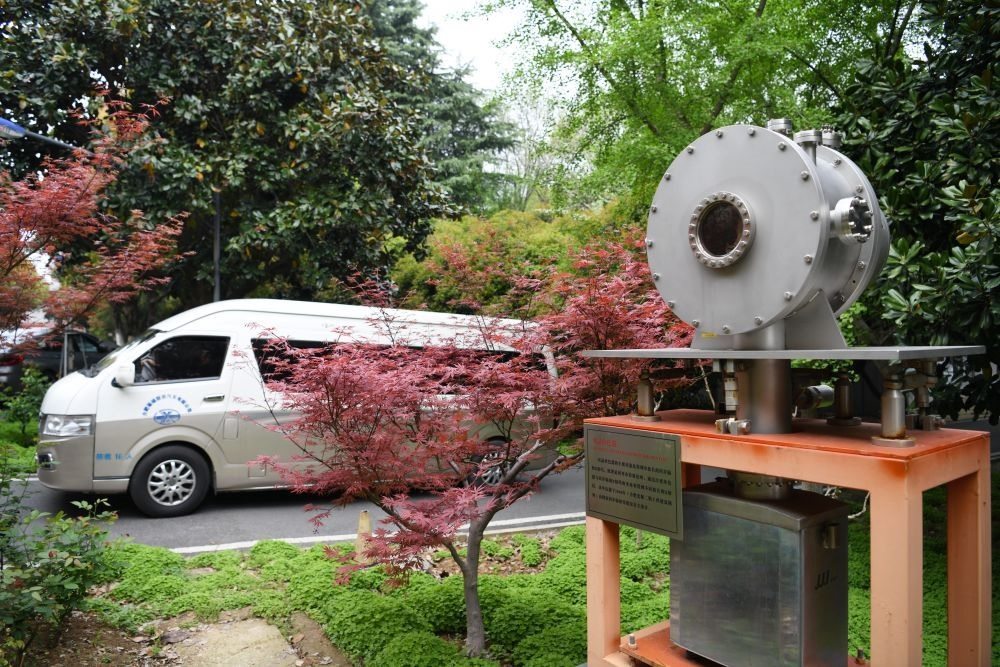 2024年4月6日，在位于安徽合肥的中國科學技術大學，自主研制的原位實驗裝置準備運往上海光源開展實驗。