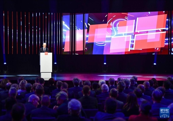 4月21日，挪威首相斯特勒在德國(guó)漢諾威工業(yè)博覽會(huì)開(kāi)幕式上致辭。挪威是今年展會(huì)主賓國(guó)。新華社記者 任鵬飛 攝