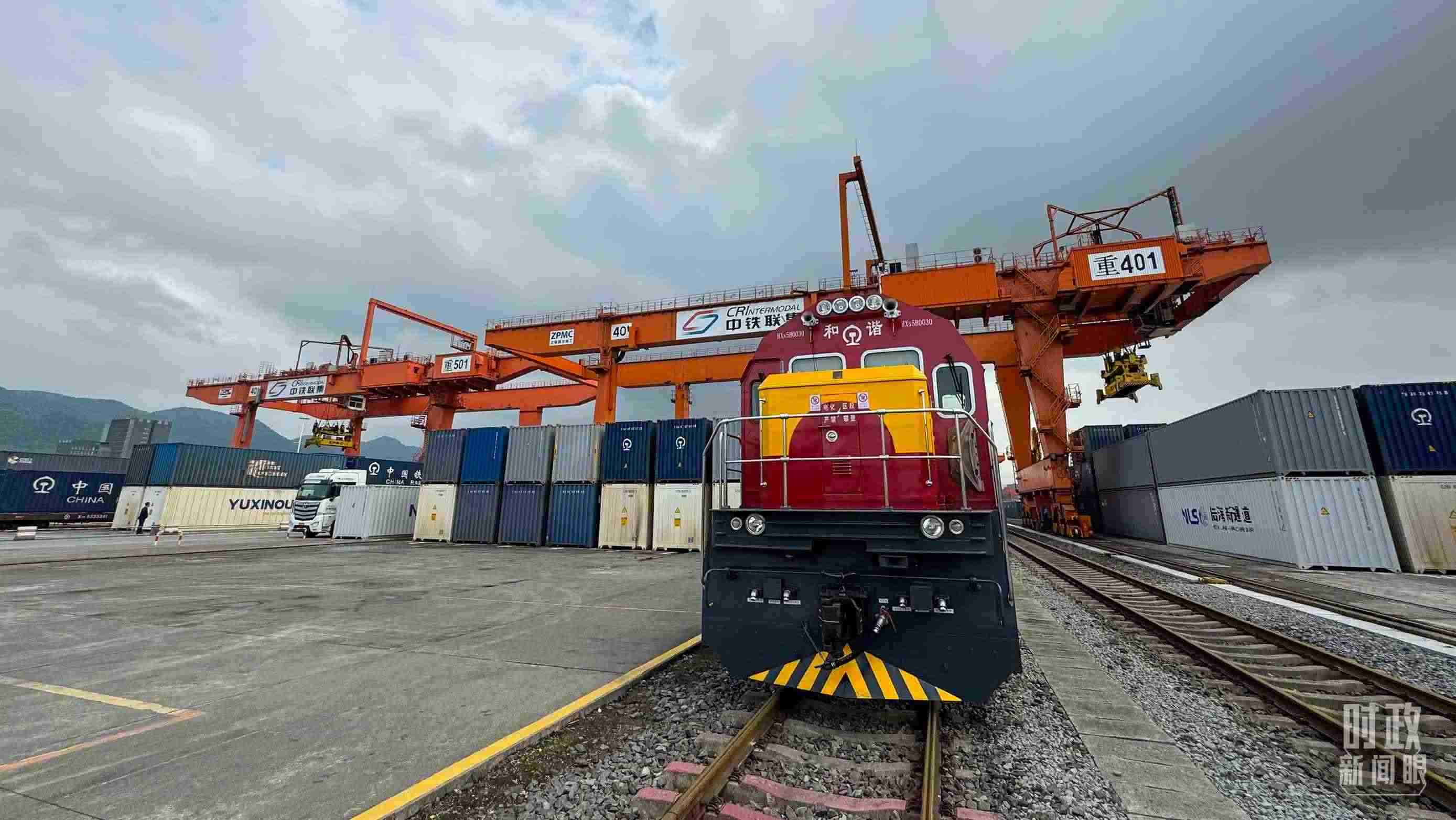 △重慶國際物流樞紐園區(qū)。（總臺央視記者許永松拍攝）