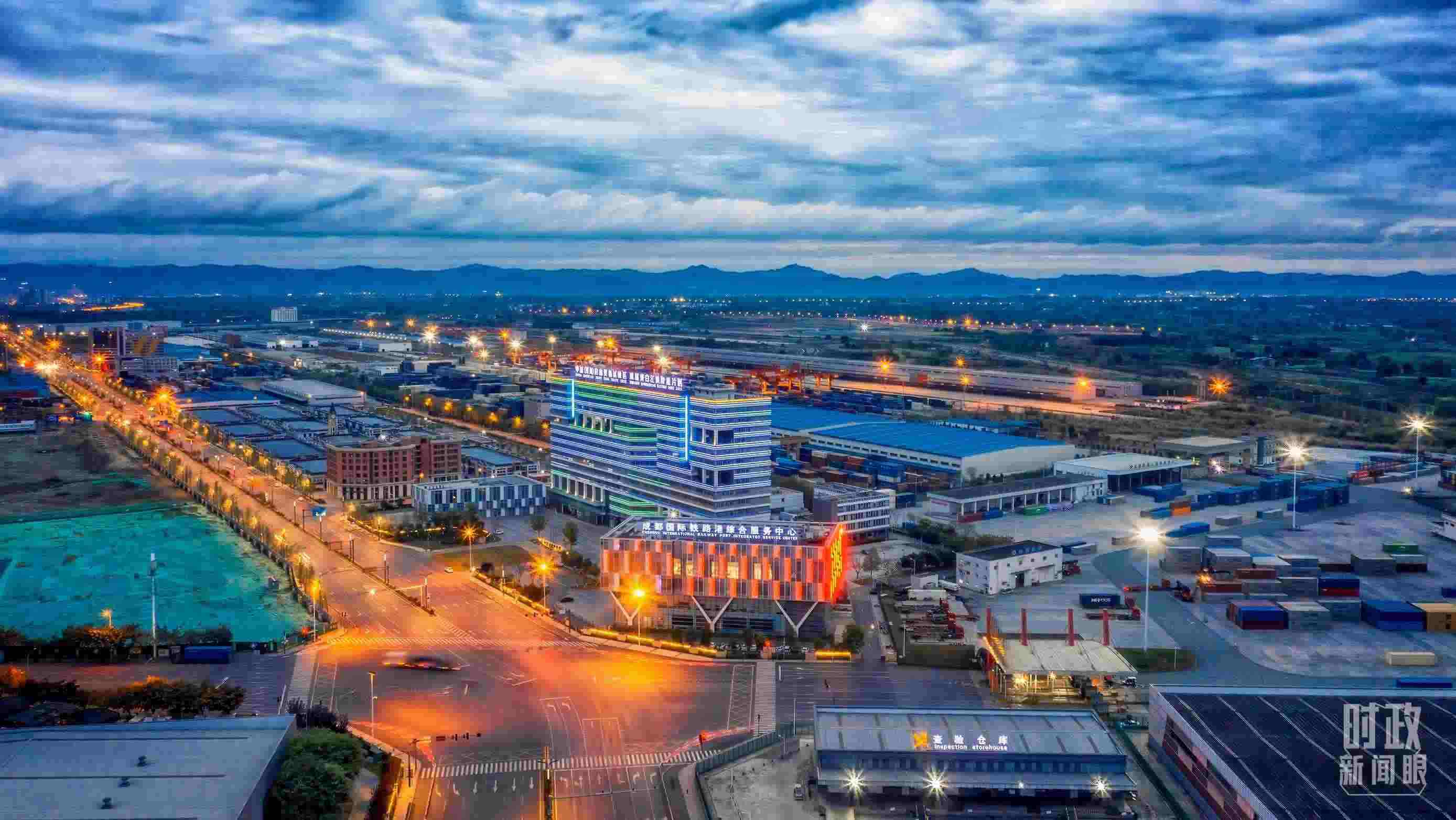 △成都國際鐵路港內(nèi)陸港口。（圖/視覺中國）