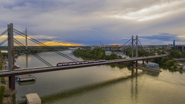 匈塞鐵路塞爾維亞境內(nèi)。中國(guó)鐵路國(guó)際有限公司供圖