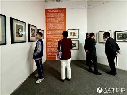 “與中國結緣：智利畫家何塞·萬徒勒里誕辰100周年”展覽在京舉行。人民網記者 周雨攝