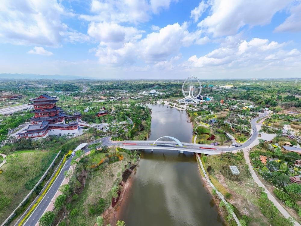 這是2024年4月22日拍攝的成都世園會(huì)主會(huì)場（無人機(jī)照片）。新華社記者 王曦 攝