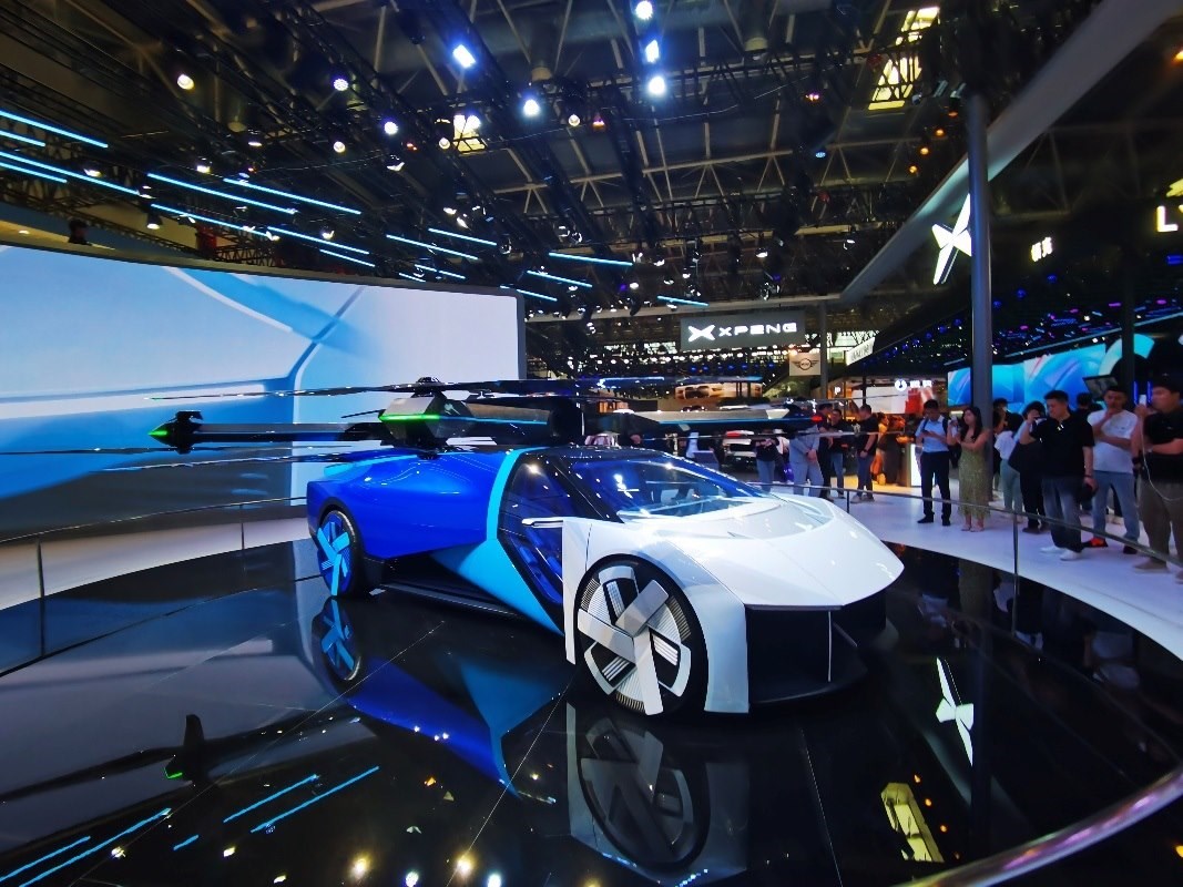 陸空一體式飛行汽車。人民網(wǎng)記者栗翹楚攝