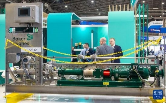 這是5月6日在美國休斯敦國際海洋油氣技術大會及設備展上拍攝的展示的裝備。新華社發(fā)（勞承躍攝）