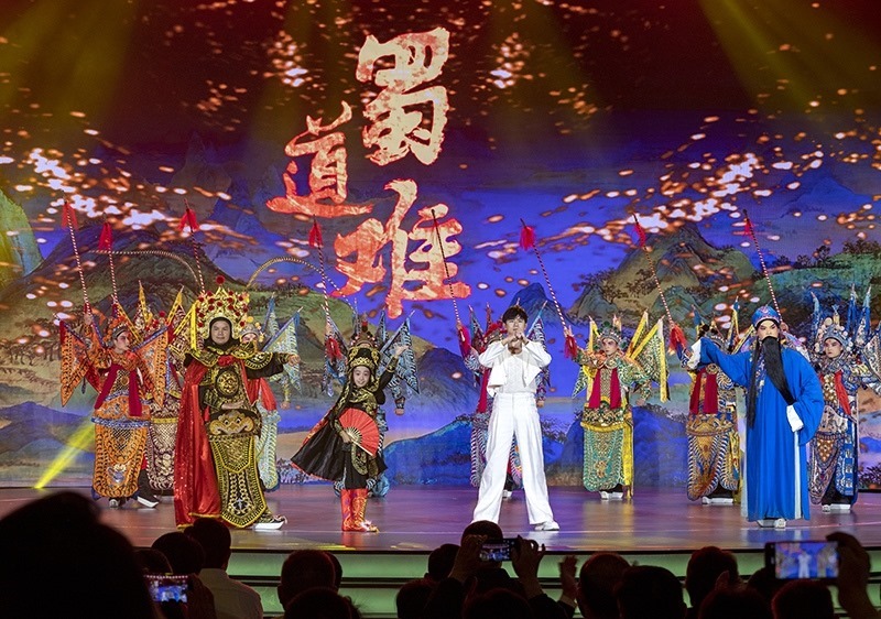 2023年10月13日，成都，“把青春華章寫在祖國大地上”大思政課網(wǎng)絡(luò)主題宣傳和互動引導活動在四川大學舉行。