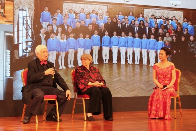 3、費(fèi)城交響樂(lè)團(tuán)小提琴手戴維·布斯講述自己與中國(guó)50多年的友好故事。 伊莎貝爾·羅德里格斯攝