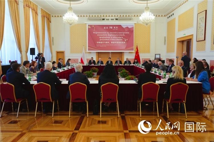 圖為座談會現(xiàn)場。 人民網記者 李增偉 攝