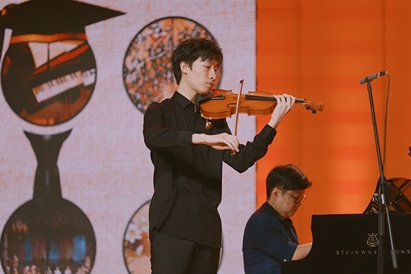 會(huì)議現(xiàn)場(chǎng)。學(xué)校供圖