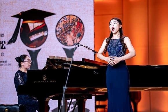 會(huì)議現(xiàn)場(chǎng)。學(xué)校供圖