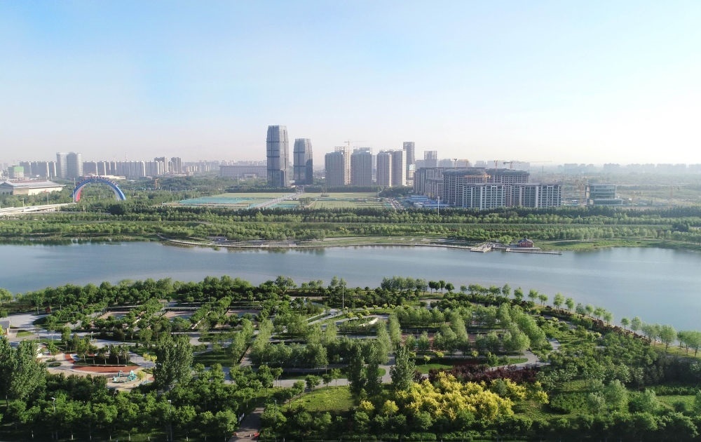 石家莊市滹沱河景色（2022年5月16日攝，無(wú)人機(jī)照片）。新華社記者 楊世堯 攝
