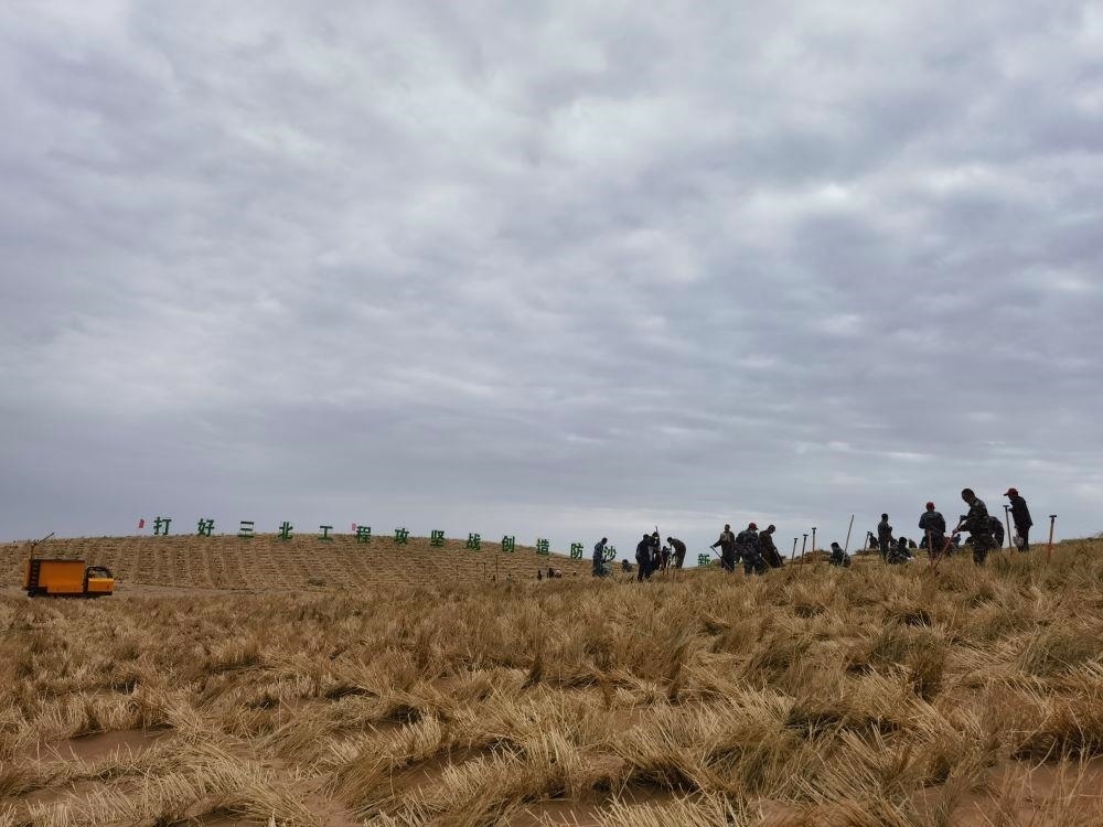 △2023年9月23日，河西走廊—塔克拉瑪干沙漠邊緣阻擊戰(zhàn)在甘肅武威市民勤縣正式啟動。