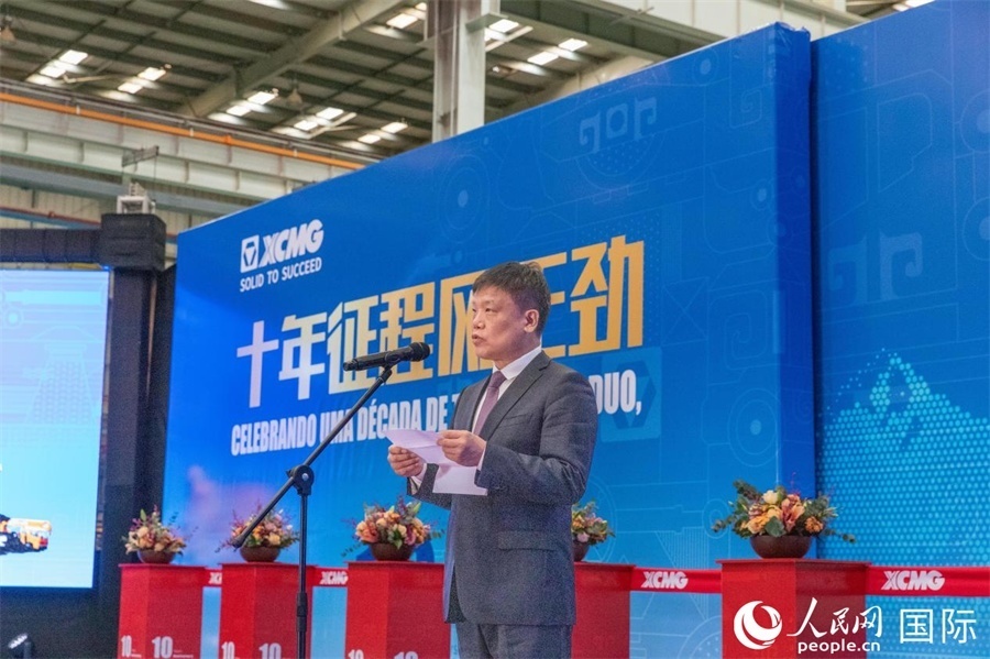 中國貿(mào)促會駐巴西代表處總代表郭英會在致辭中表示，過去十年，中巴經(jīng)貿(mào)關(guān)系迅猛發(fā)展，數(shù)百家中國企業(yè)進(jìn)入巴西，投資巴西，為巴西的經(jīng)濟(jì)建設(shè)貢獻(xiàn)中國企業(yè)的力量。 人民日報(bào)社拉美中心分社 威廉·科埃略·維亞納攝