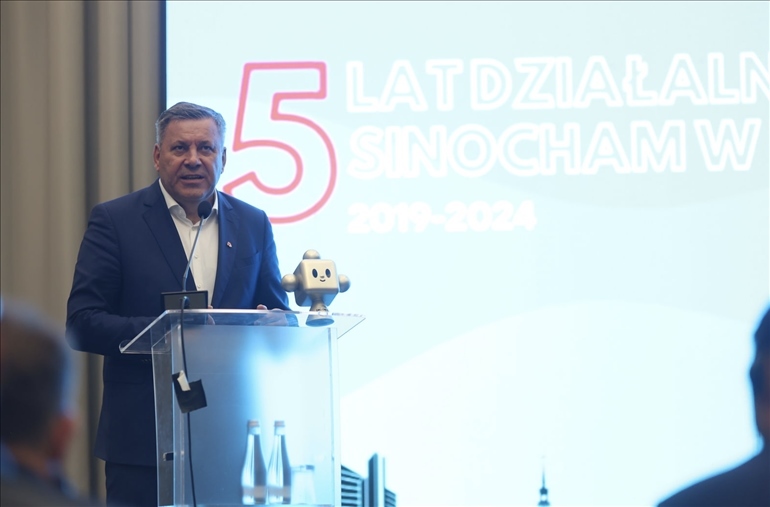 波蘭前副總理比霍琴斯基致辭。