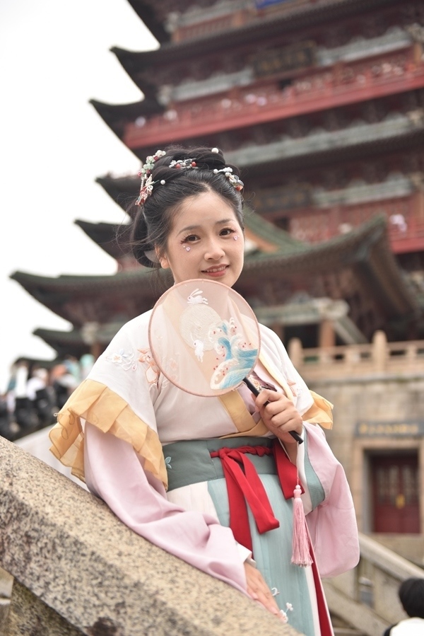 南昌滕王閣“古風(fēng)游”。受訪者供圖