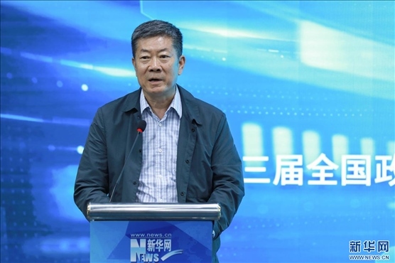 中國版權(quán)協(xié)會理事長、第十三屆全國政協(xié)文化文史和學(xué)習(xí)委員會副主任、新聞出版總署原副署長、國家版權(quán)局原副局長閻曉宏現(xiàn)場致辭