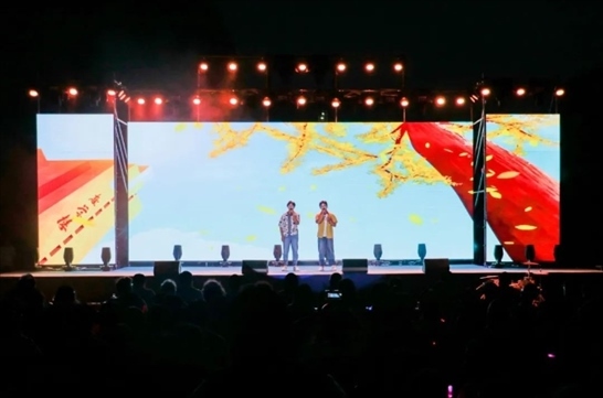 歌曲《啟程》演出現(xiàn)場。供圖：日照職業(yè)技術(shù)學(xué)院