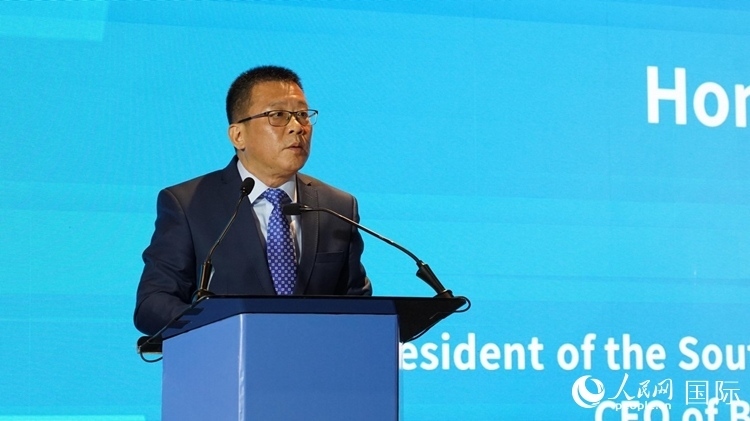 張朝陽會(huì)長致辭。人民網(wǎng) 劉暢攝