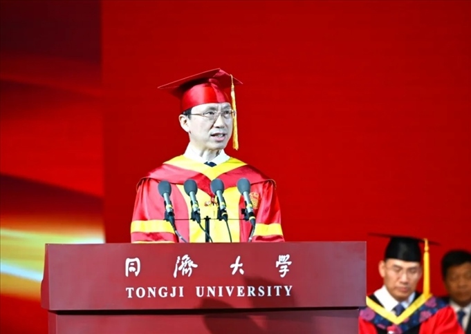 同濟(jì)大學(xué)校長(zhǎng)、中國(guó)工程院院士鄭慶華