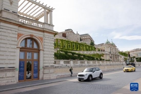 這是7月1日在匈牙利布達(dá)佩斯拍攝的匈牙利作為歐盟輪值主席國(guó)舉辦系列活動(dòng)的場(chǎng)地外景。新華社發(fā)（弗爾季·奧蒂洛攝）