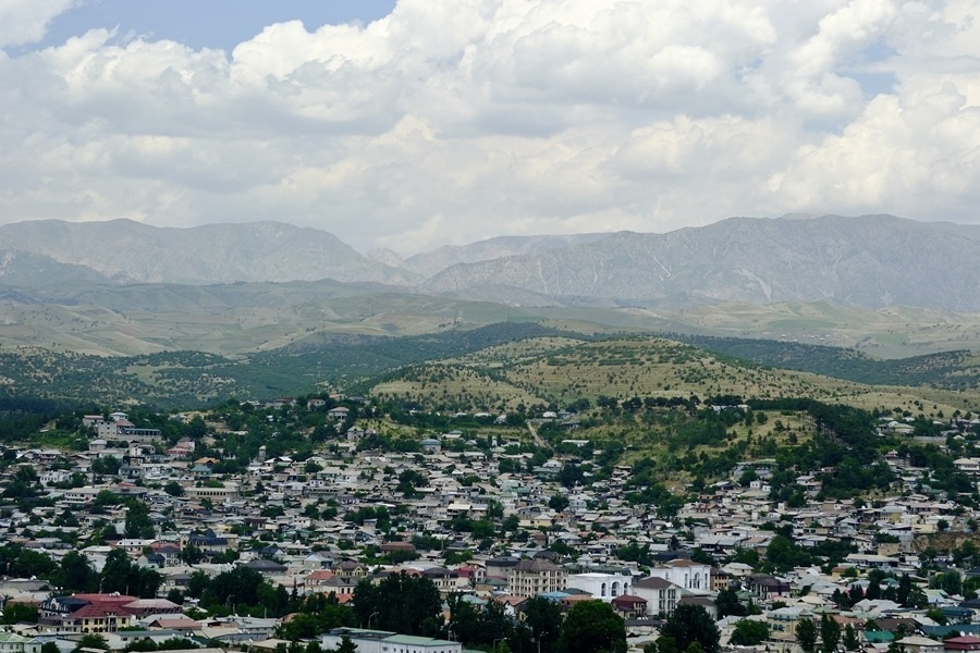 這是2024年6月13日拍攝的塔吉克斯坦首都杜尚別城市風(fēng)光。新華社記者 鄭開君 攝