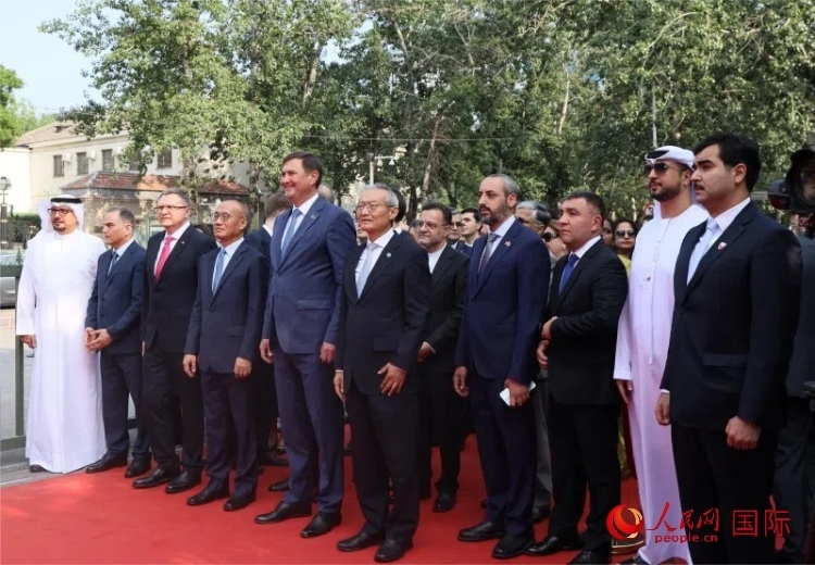 上合組織秘書長及成員國駐華使節(jié)參加活動。人民網(wǎng) 俄布拉依·對山攝