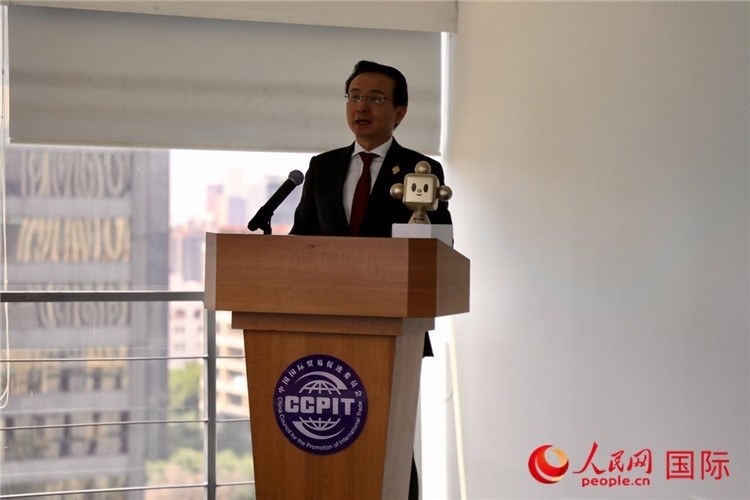 中國駐墨西哥大使張潤發(fā)表講話。人民網(wǎng) 埃內(nèi)斯托·多明戈斯攝