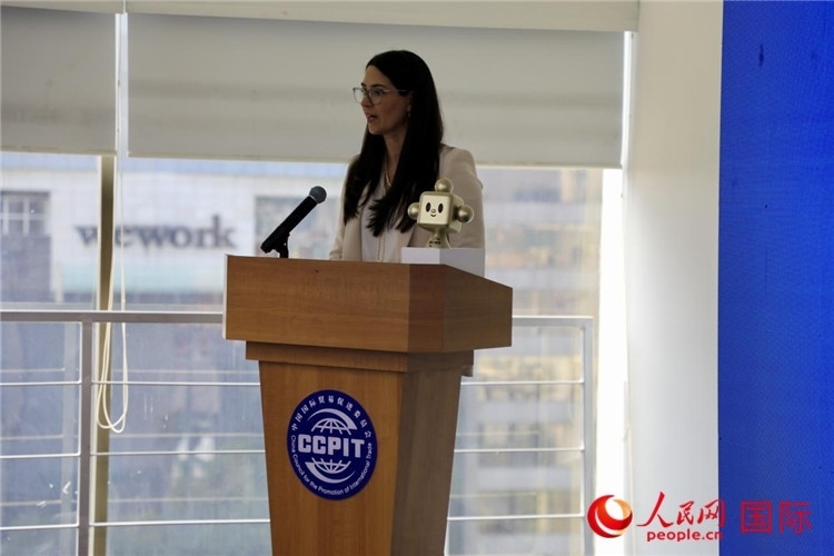 墨西哥外貿(mào)、投資和技術(shù)委員會總經(jīng)理蘇珊娜·杜克發(fā)表講話。人民網(wǎng) 埃內(nèi)斯托·多明戈斯攝