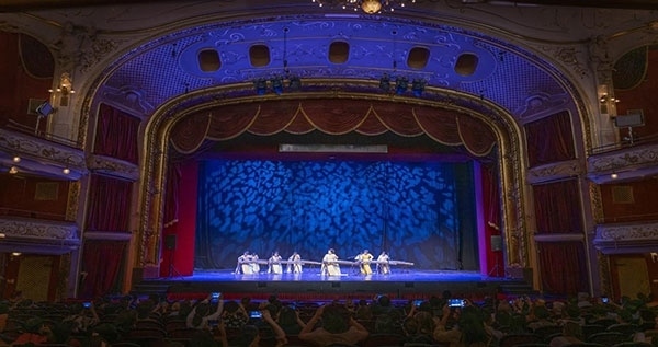 2024匈牙利青少年國(guó)際音樂會(huì)節(jié)目《戰(zhàn)臺(tái)風(fēng)》表演舞臺(tái)現(xiàn)場(chǎng)。兒促會(huì)藝教委供圖