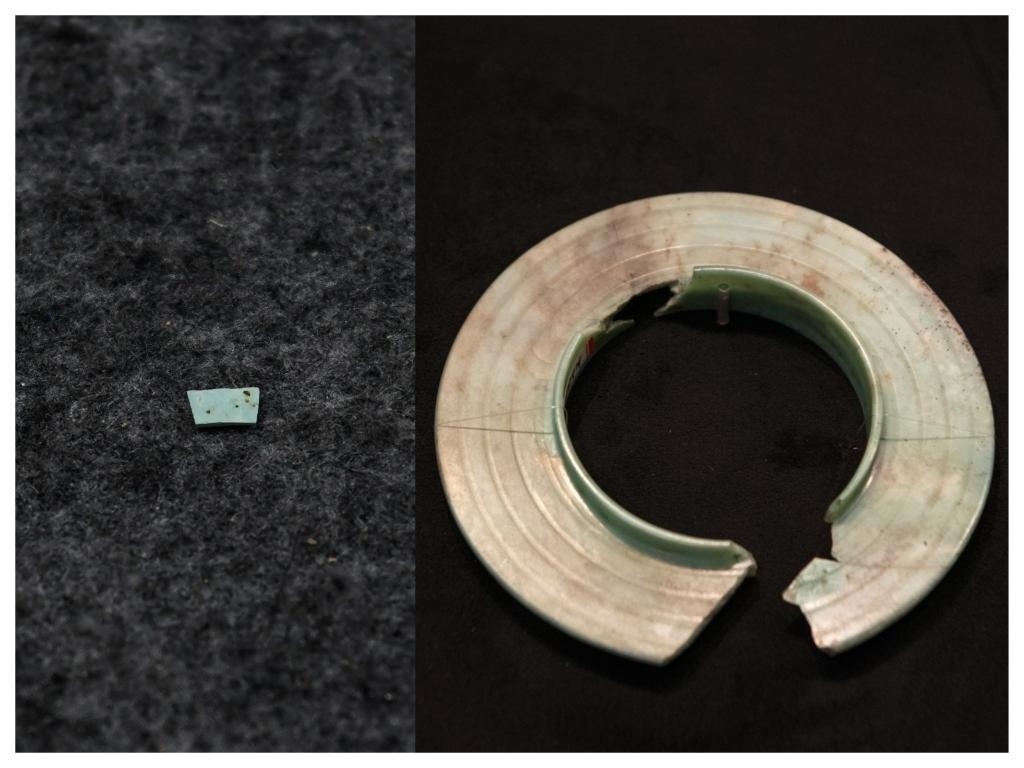 拼版照片：左圖為2024年7月10日拍攝的三星堆遺址出土的綠松石片（新華社記者王曦 攝），右圖為2024年7月21日在三星堆博物館文物保護(hù)與修復(fù)館拍攝的有領(lǐng)玉璧（新華社記者唐文豪 攝）。