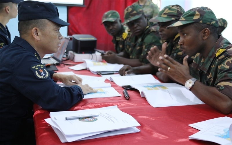 聯(lián)合導(dǎo)演部磋商。崔曉洋攝