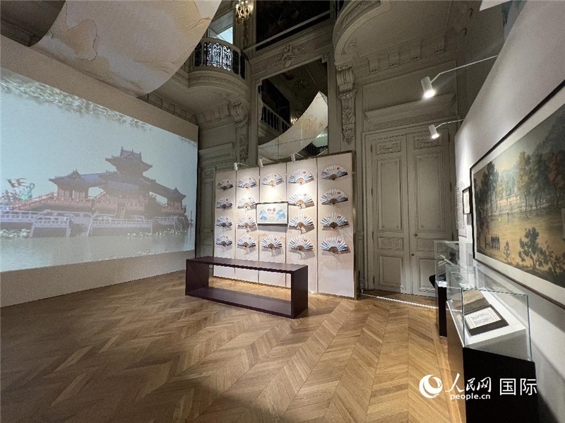 中國風(fēng)與法國經(jīng)典建筑相互融合。 人民網(wǎng)記者 何蒨攝