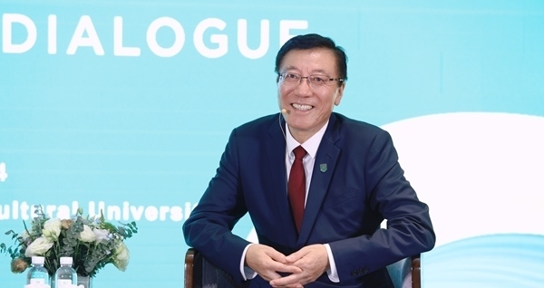 孫其信在2024世界農(nóng)業(yè)科技創(chuàng)新大會(huì)首場(chǎng)大咖對(duì)話上發(fā)言。中國農(nóng)業(yè)大學(xué)供圖