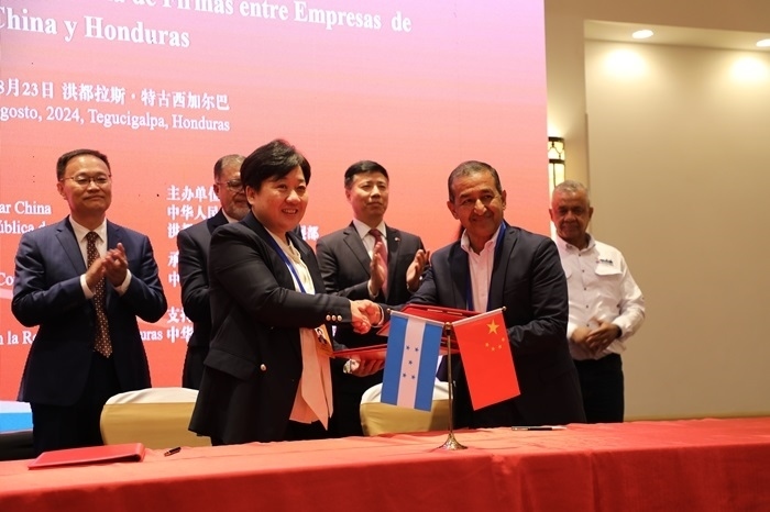 活動現(xiàn)場。埃內(nèi)斯托·多明戈斯攝