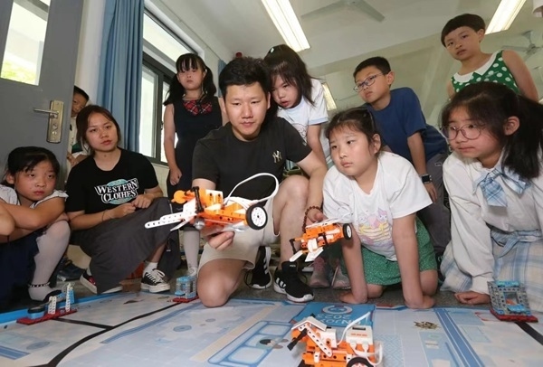 暑托班智能小車課。