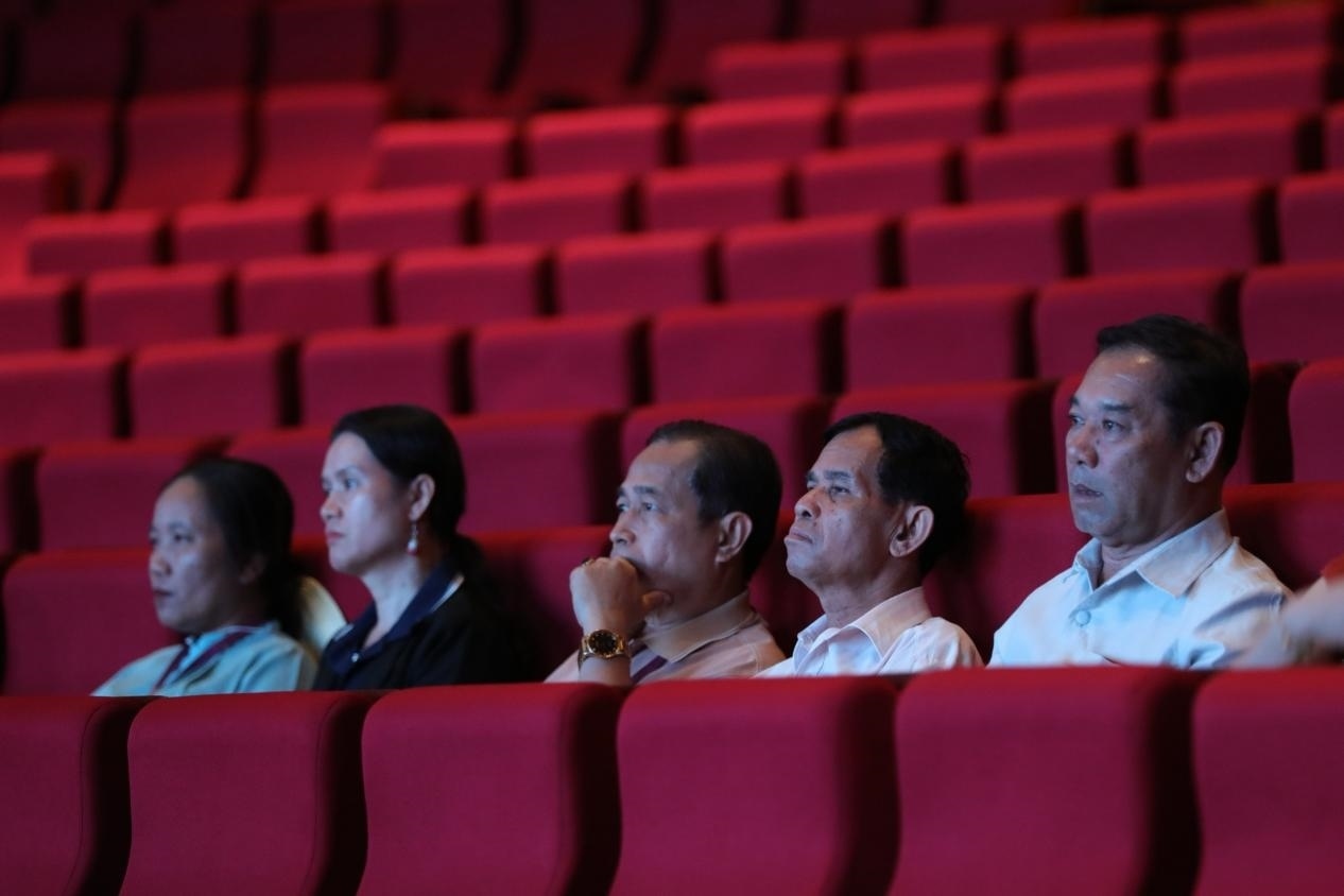 亞洲媒體考察團(tuán)在觀眾席就座?！吨袊?jīng)濟(jì)周刊》記者 肖翊攝