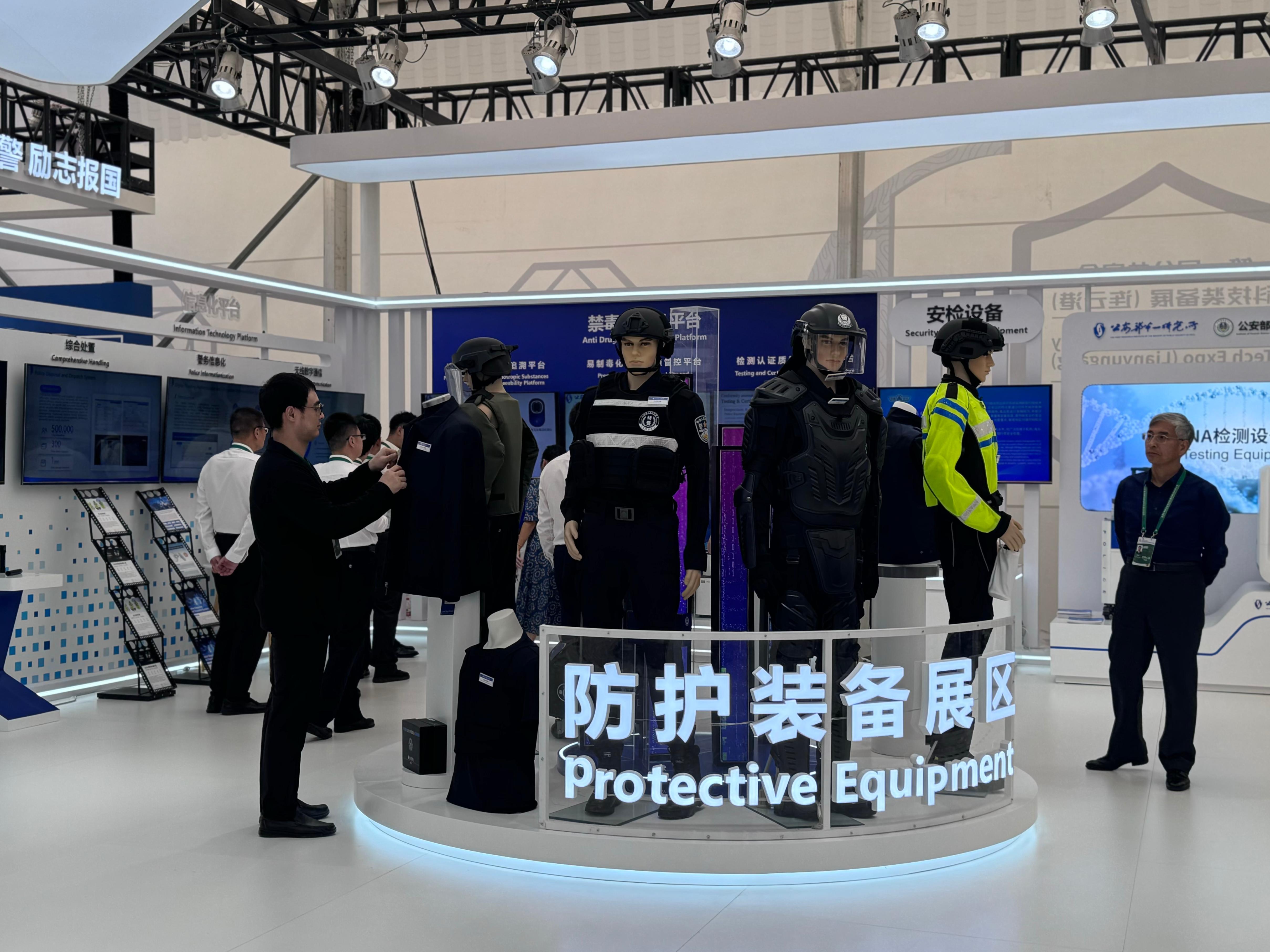公共安全科技裝備展（連云港）現(xiàn)場(chǎng)。人民網(wǎng)記者 郝萍攝