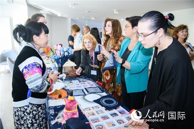 蠟染展示。傅永山攝