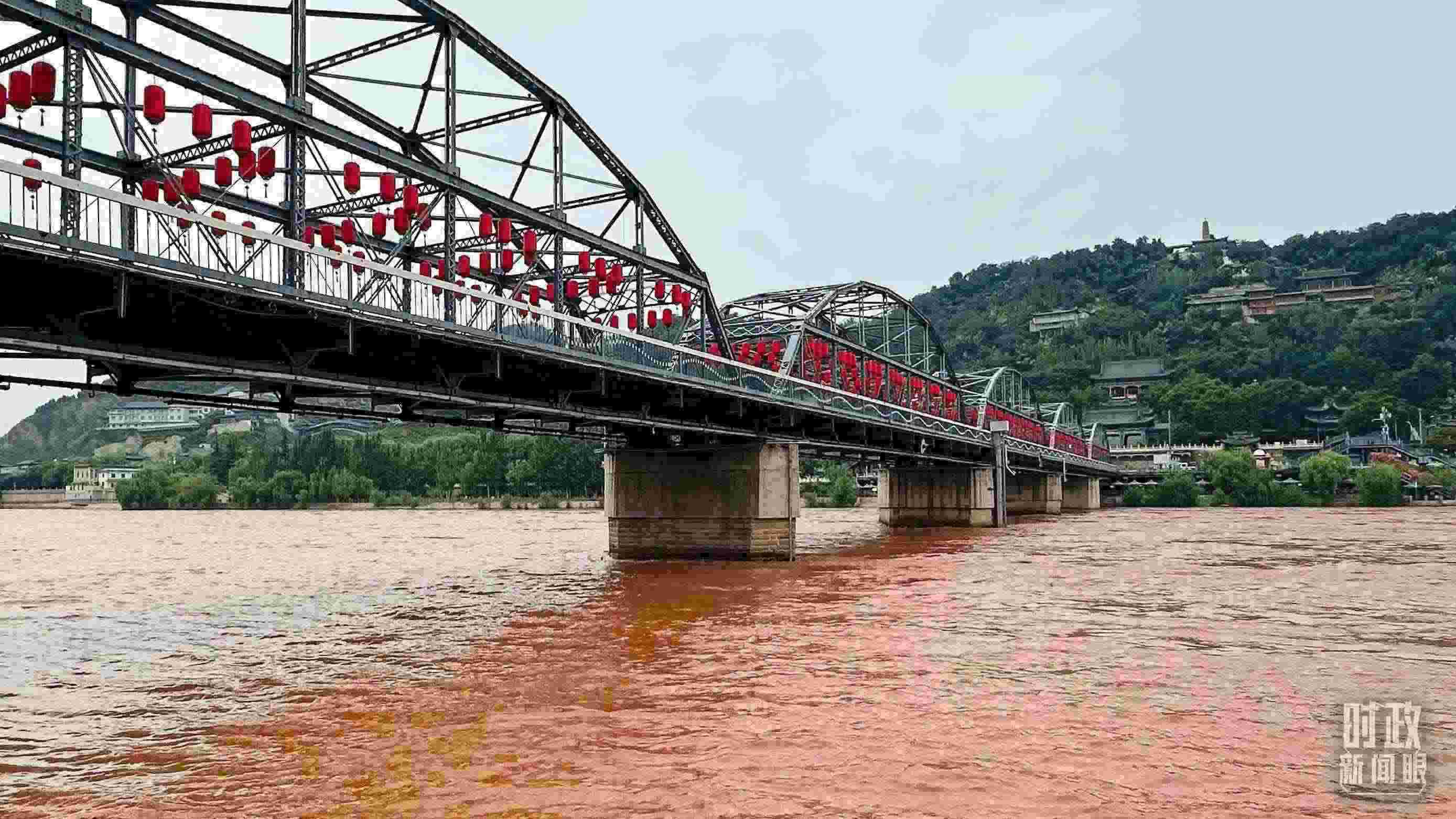 △黃河蘭州中山橋段。（總臺央視記者范一鳴拍攝）