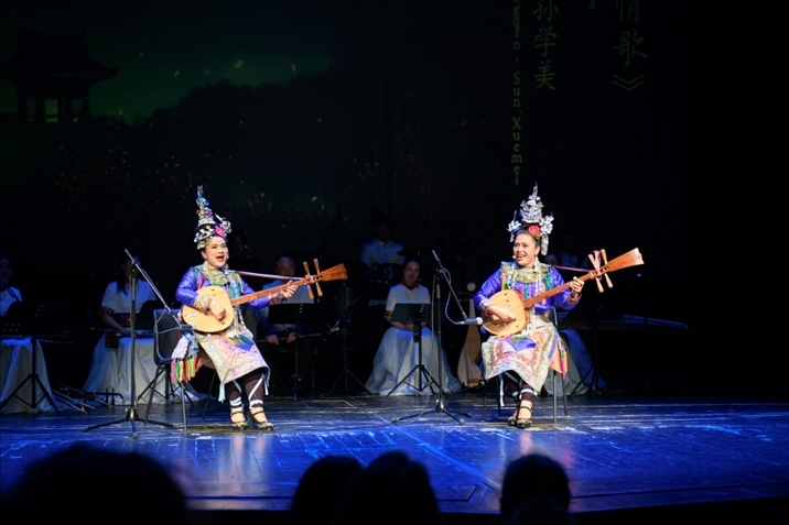 歌曲《月下情歌》。傅永山 攝