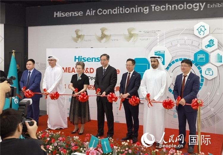 圖為開業(yè)剪彩儀式。人民網(wǎng)記者管克江攝